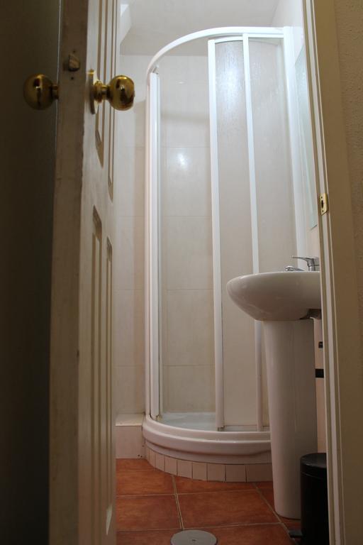 Hostal Graciela Madrid Ngoại thất bức ảnh