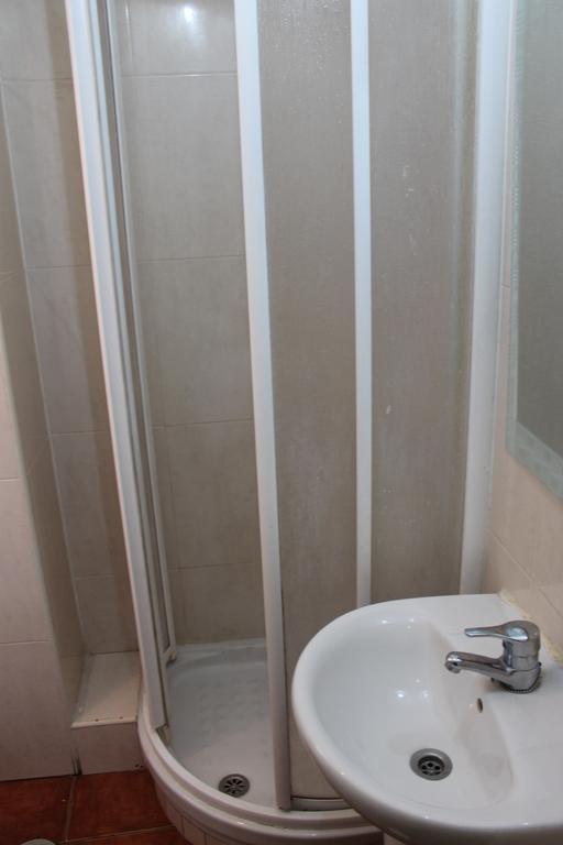 Hostal Graciela Madrid Ngoại thất bức ảnh