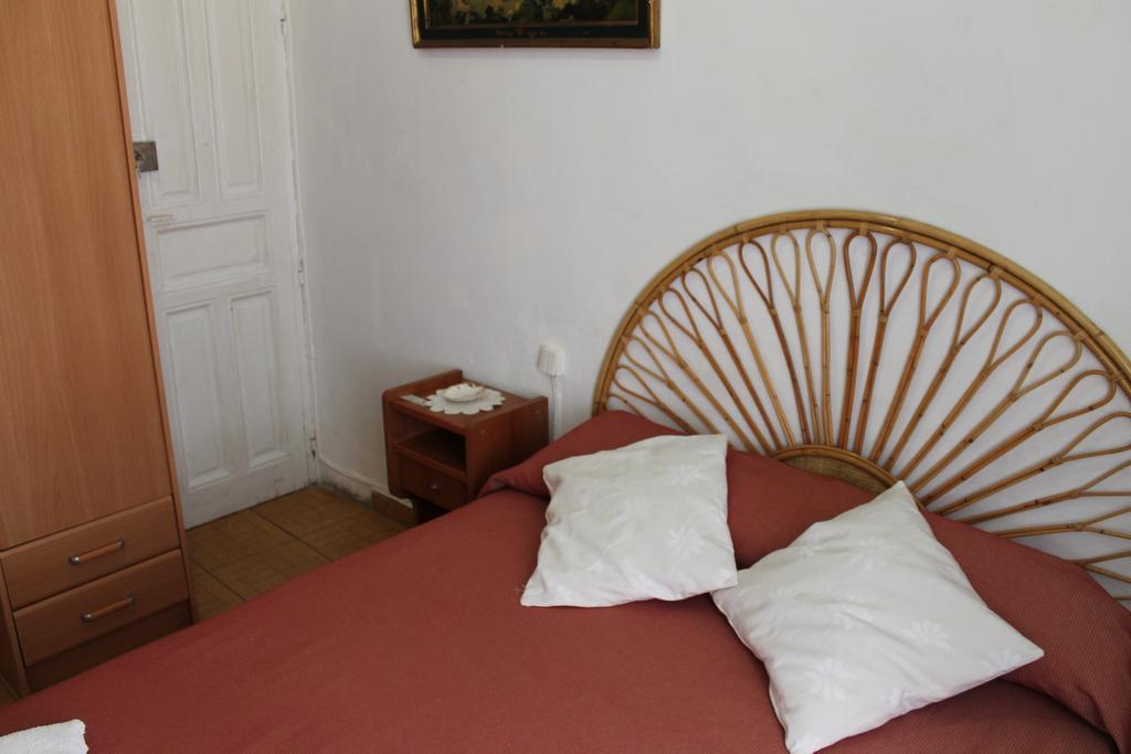 Hostal Graciela Madrid Ngoại thất bức ảnh