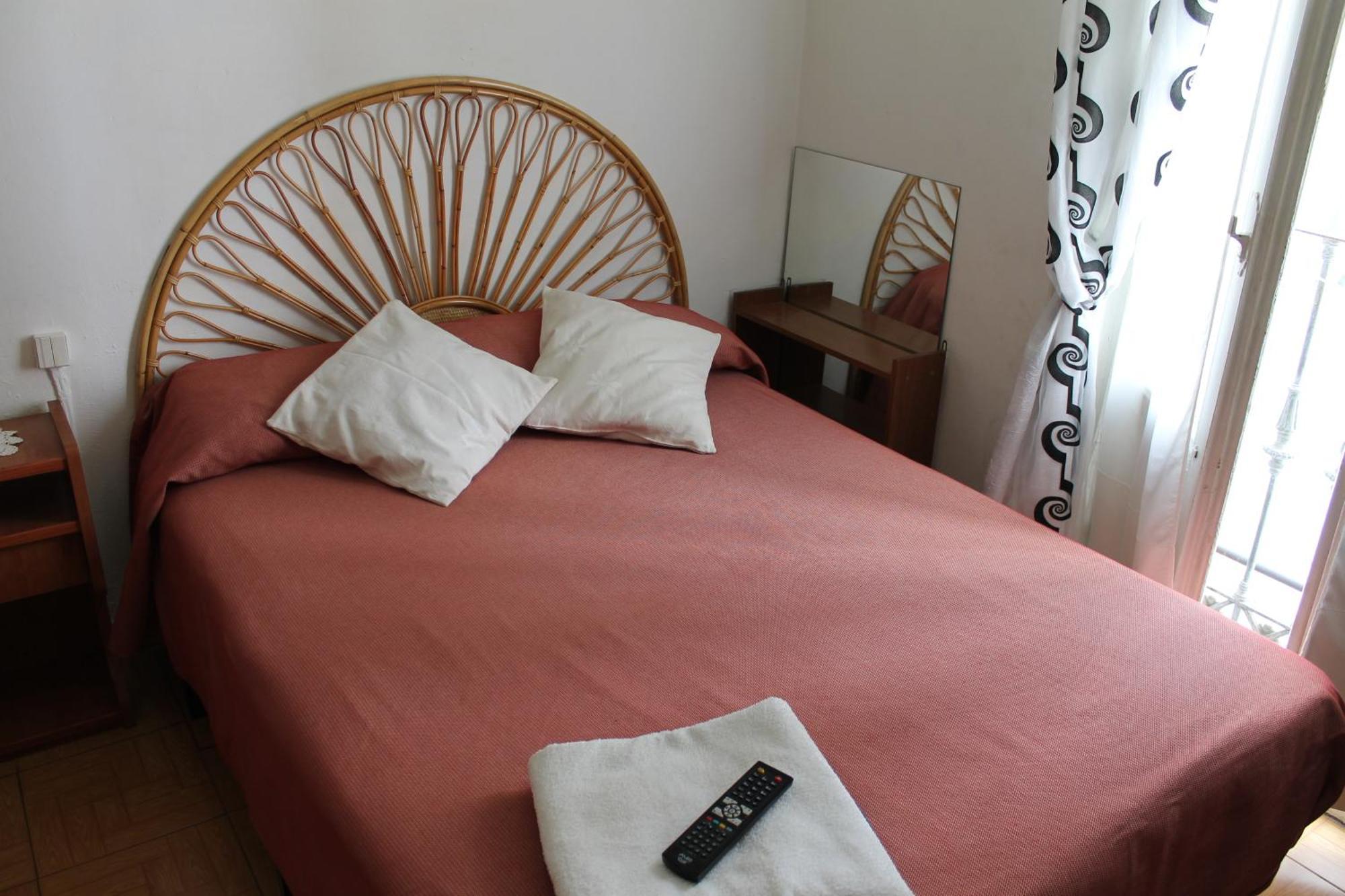 Hostal Graciela Madrid Ngoại thất bức ảnh