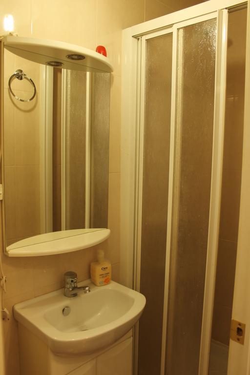 Hostal Graciela Madrid Ngoại thất bức ảnh